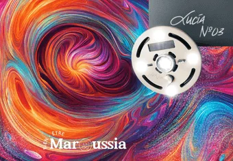 Spirale colorée hypnotique avec logo Maroussia et cassette audio sur fond multicolore maroussia bien être